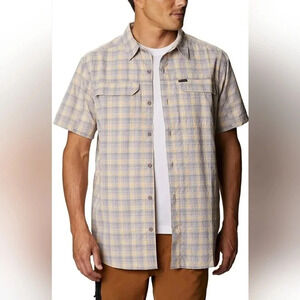 Columbia XL Omni Shade Short Sleeve Vented Hiking Seersucker Shirt Pockets Plaid